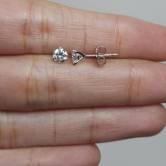 14Kt Gold 3 Prong Martini 0.50Ct Lab Grown Diamond Stud Earrings - Picture 2 of 2